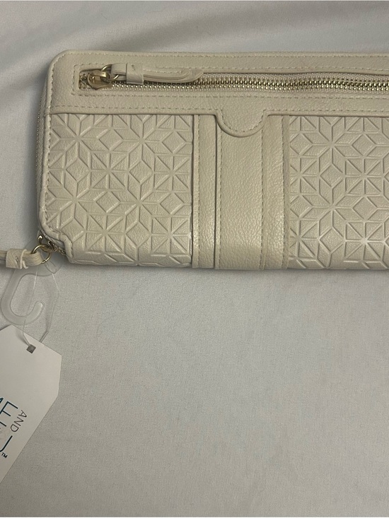 Time and Tru Handbags - Time and Tru Ivory Textured Wallet NWT